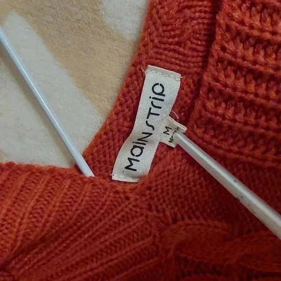 Main Strip Sweater Rust Orange Size Medium - Picture 3 of 7